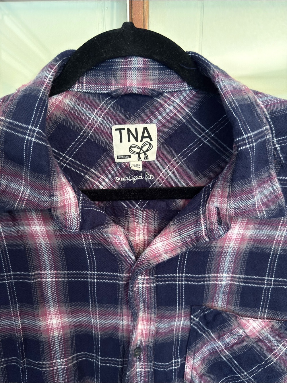 TNA by Aritzia Soft Oversized Plaid Flannel Button Up Shirt Navy Pink Purple Med - Picture 2 of 6